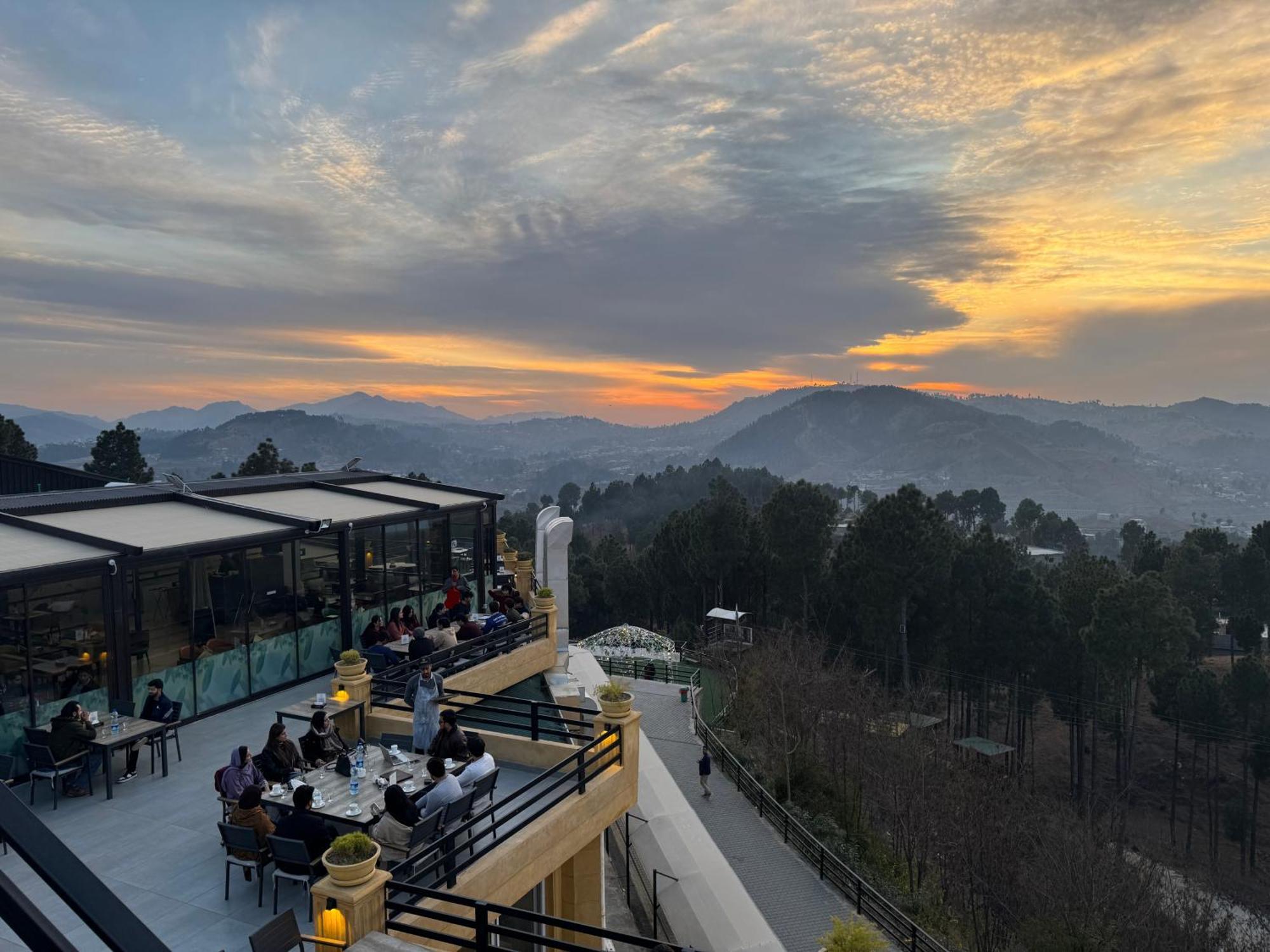 Hidden Hills Hotel & Resort Mansehra Exterior photo